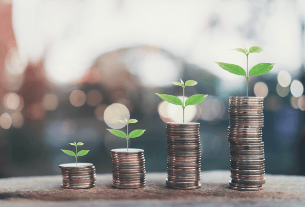  Image of someone setting goals of different heights after receiving advice on how to save and invest.